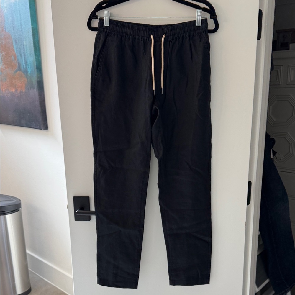Quince Men's Black Joggers with Cream Drawstring
